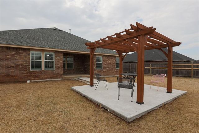 12405 SW 7th Street, Yukon, OK 73099