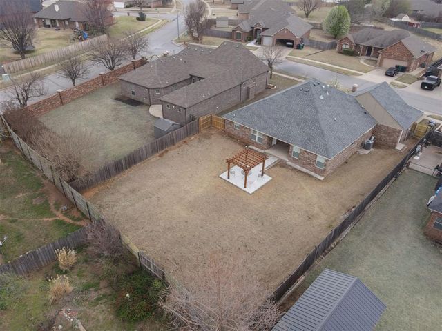 12405 SW 7th Street, Yukon, OK 73099