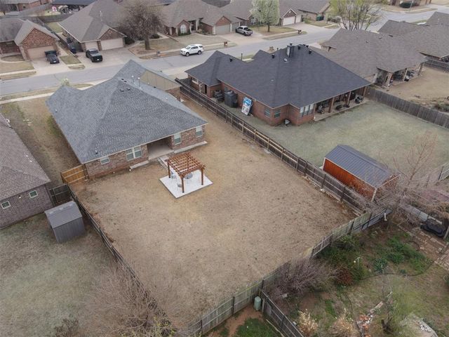 12405 SW 7th Street, Yukon, OK 73099