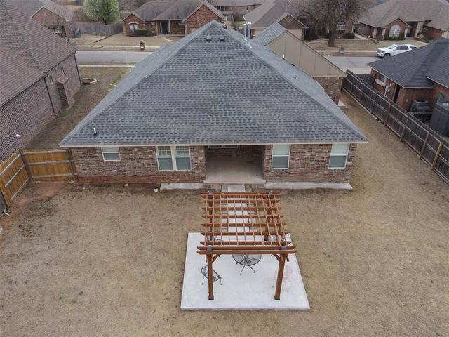 12405 SW 7th Street, Yukon, OK 73099