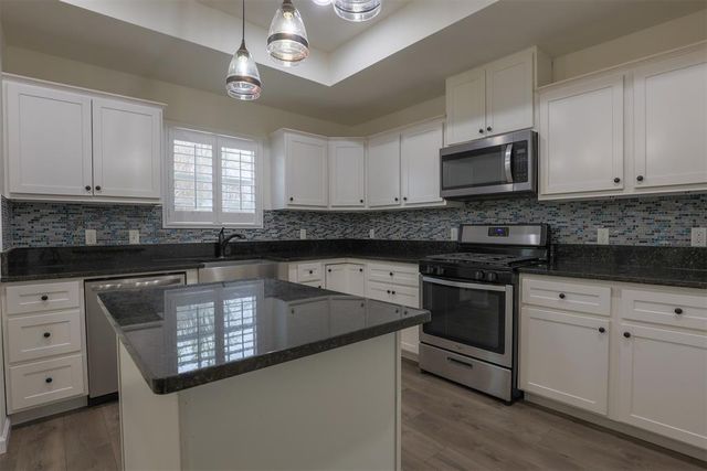 12405 SW 7th Street, Yukon, OK 73099