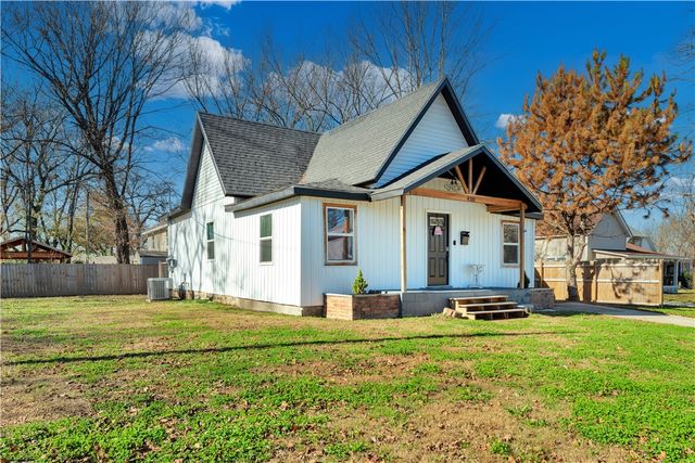 430 S Washington Street, Siloam Springs, AR 72761