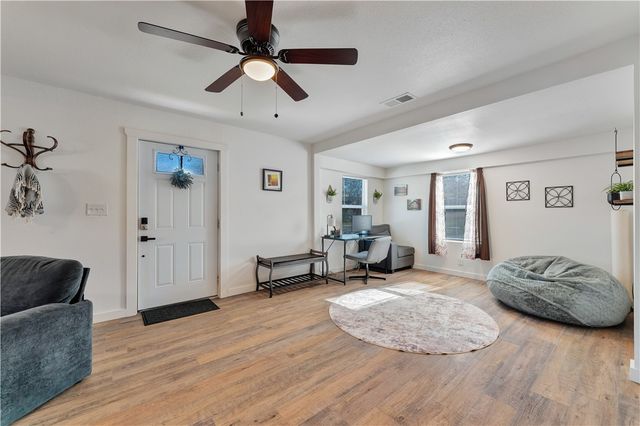 430 S Washington Street, Siloam Springs, AR 72761