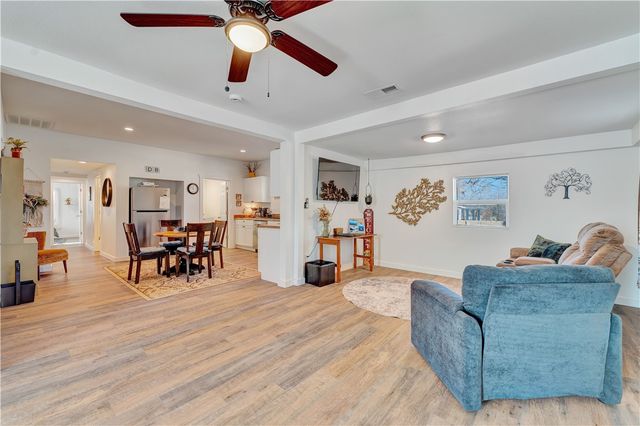 430 S Washington Street, Siloam Springs, AR 72761