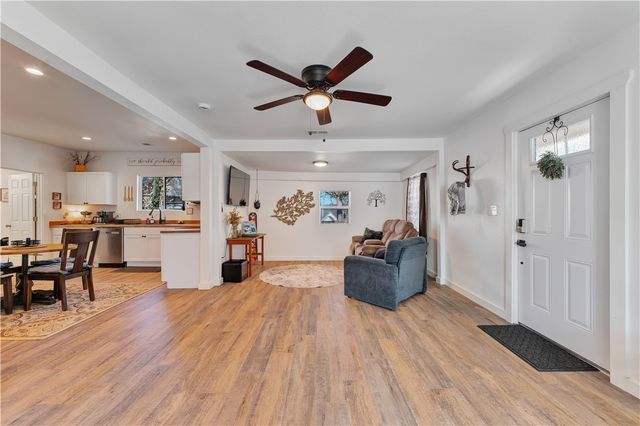 430 S Washington Street, Siloam Springs, AR 72761