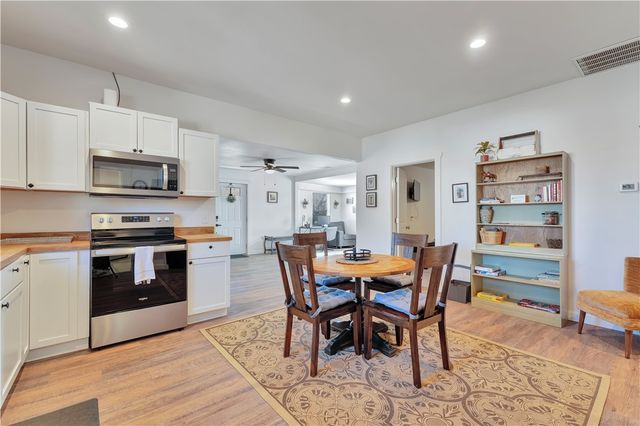 430 S Washington Street, Siloam Springs, AR 72761