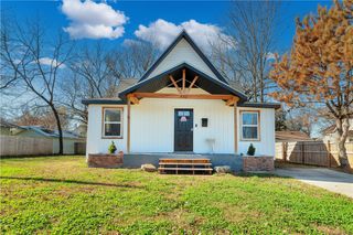 430 S Washington Street, Siloam Springs, AR 72761