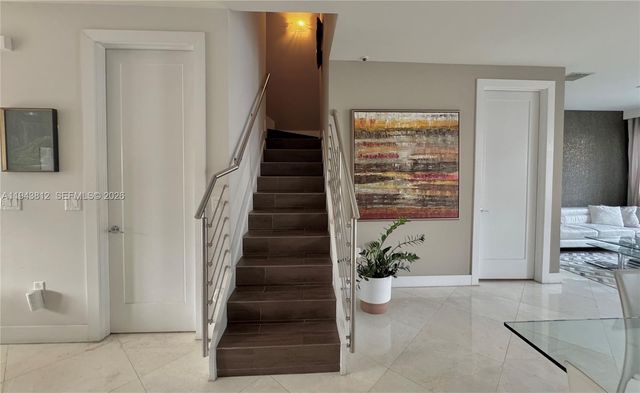 6428 NW 105th Pl, Doral, FL 33178