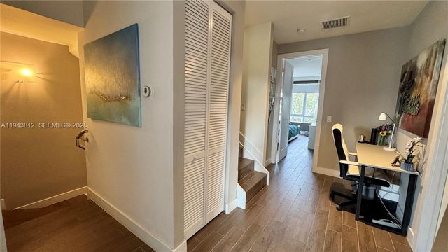 6428 NW 105th Pl, Doral, FL 33178