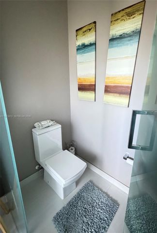 6428 NW 105th Pl, Doral, FL 33178