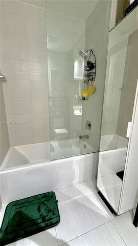 6428 NW 105th Pl, Doral, FL 33178