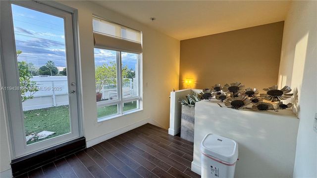 6428 NW 105th Pl, Doral, FL 33178