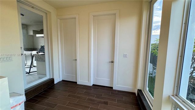 6428 NW 105th Pl, Doral, FL 33178