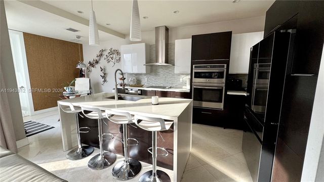 6428 NW 105th Pl, Doral, FL 33178