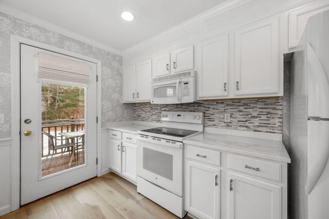 32 Carleton Street UNIT 32, Onset, MA 02558
