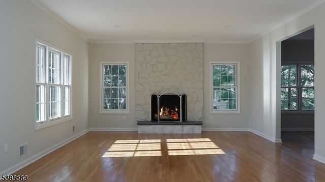 156 Washington Dr, Watchung Boro, NJ 07069