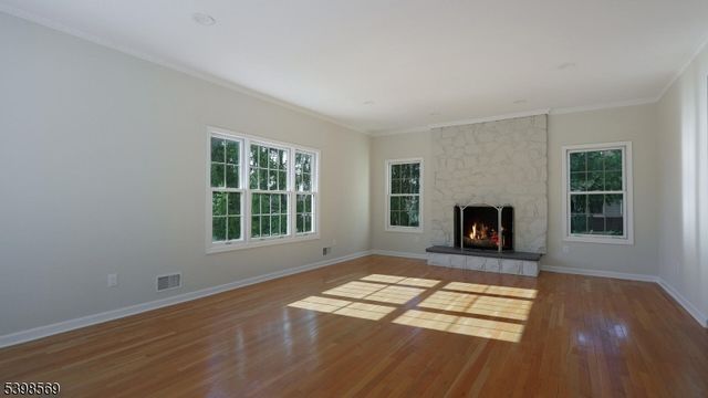 156 Washington Dr, Watchung Boro, NJ 07069