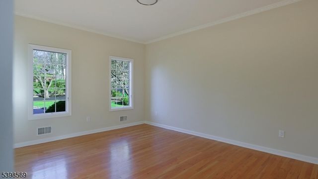 156 Washington Dr, Watchung Boro, NJ 07069