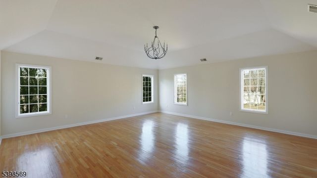 156 Washington Dr, Watchung Boro, NJ 07069