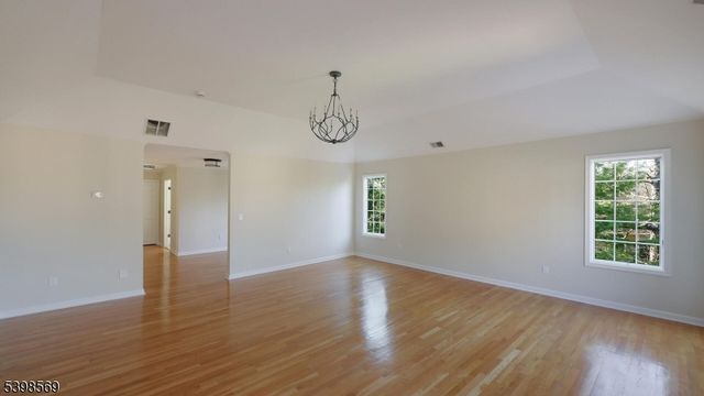 156 Washington Dr, Watchung Boro, NJ 07069