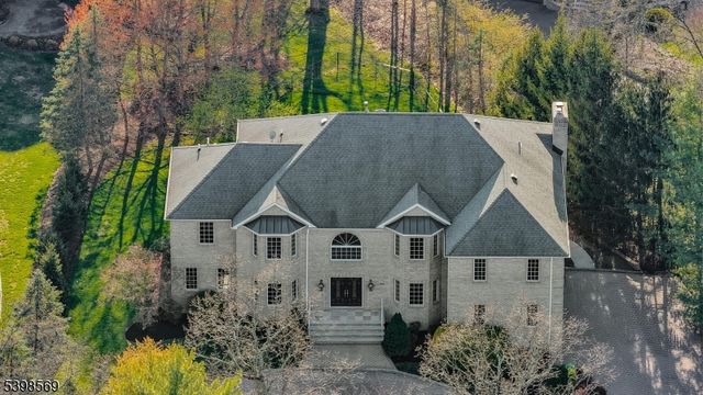 156 Washington Dr, Watchung Boro, NJ 07069