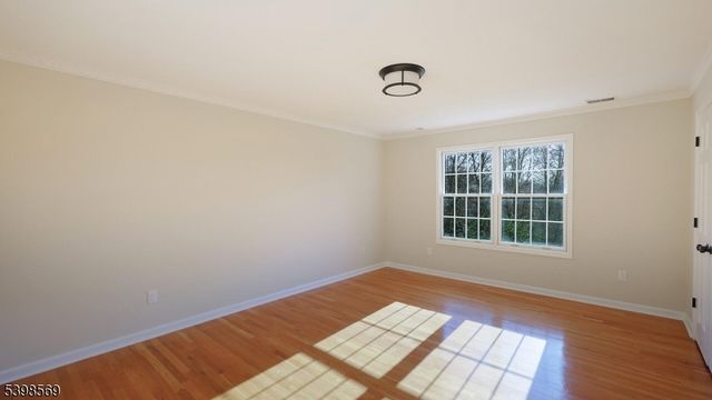 156 Washington Dr, Watchung Boro, NJ 07069