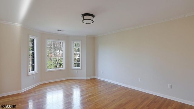156 Washington Dr, Watchung Boro, NJ 07069