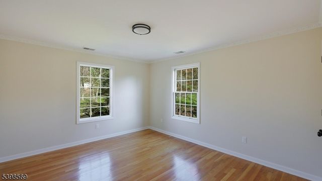 156 Washington Dr, Watchung Boro, NJ 07069