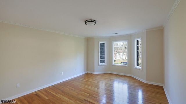 156 Washington Dr, Watchung Boro, NJ 07069