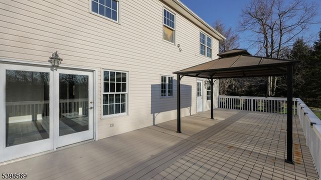 156 Washington Dr, Watchung Boro, NJ 07069