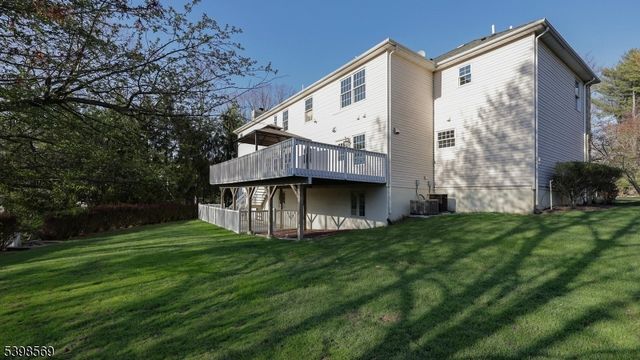 156 Washington Dr, Watchung Boro, NJ 07069