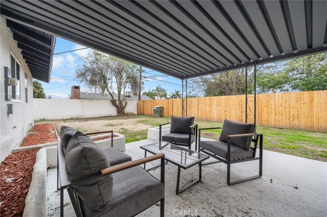 2717 6th, Rialto, CA 92376