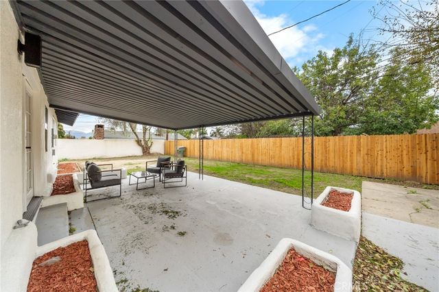 2717 6th, Rialto, CA 92376