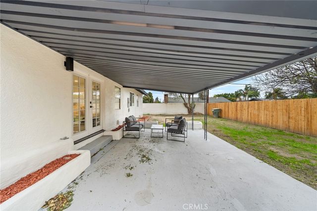 2717 6th, Rialto, CA 92376