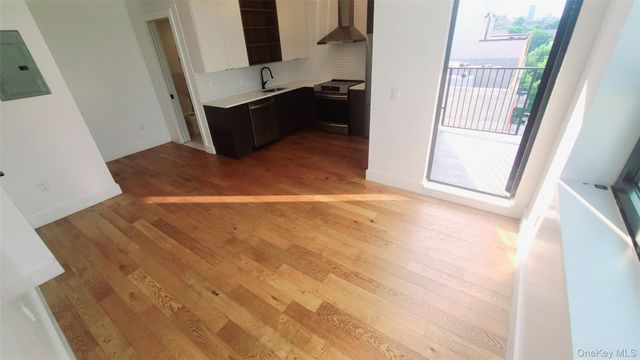 499 Evergreen Avenue 5B, Brooklyn, NY 11221