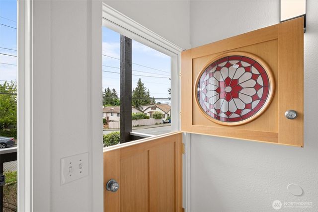 8803 15th Avenue NE, Seattle, WA 98115