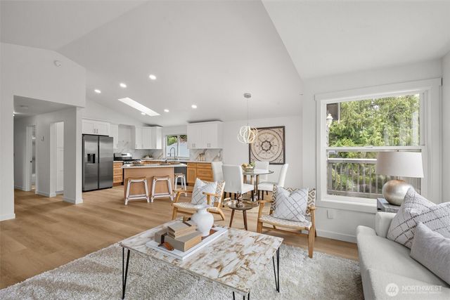 8803 15th Avenue NE, Seattle, WA 98115