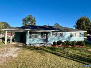 1206 Eubanks Street, Hartselle, AL 35640