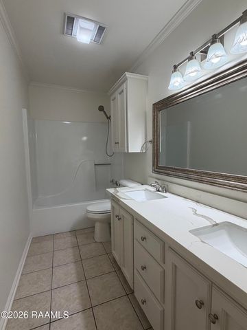 103 Kirkwood Lane, Youngsville, LA 70592