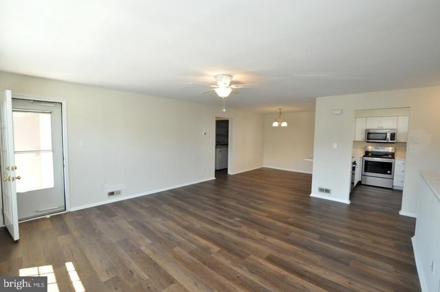 4208-B ADELAIDE DR, Mount Laurel, NJ 08054