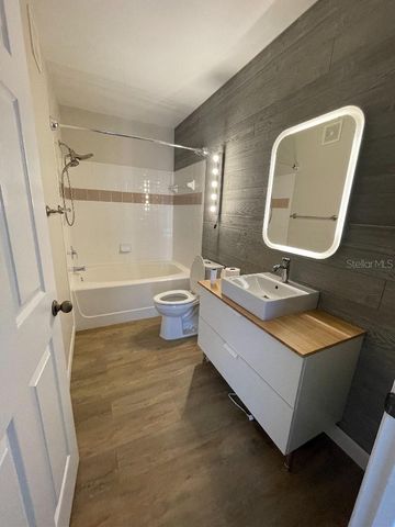 1195 VILLAGIO CIRCLE 101, Sarasota, FL 34237