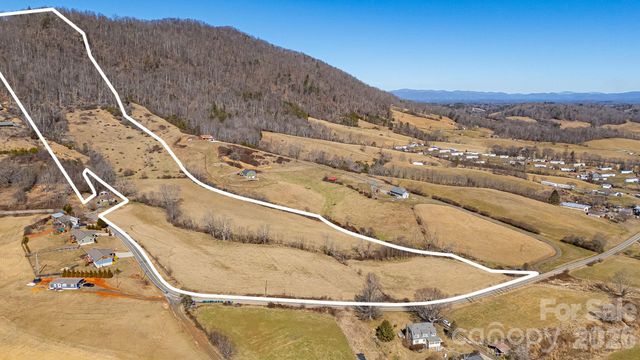 99999 Green Valley Road, Leicester, NC 28748