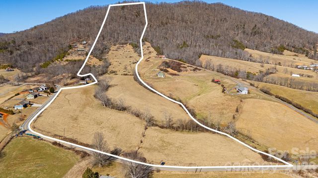 99999 Green Valley Road, Leicester, NC 28748