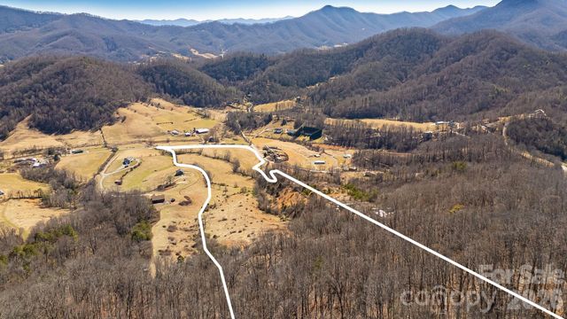 99999 Green Valley Road, Leicester, NC 28748