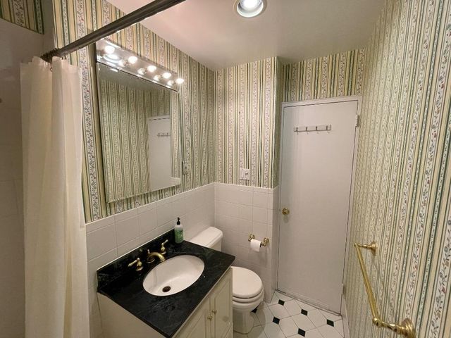 240 E 76th St Apt 17H, New York City, NY 10021