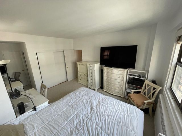 240 E 76th St Apt 17H, New York City, NY 10021