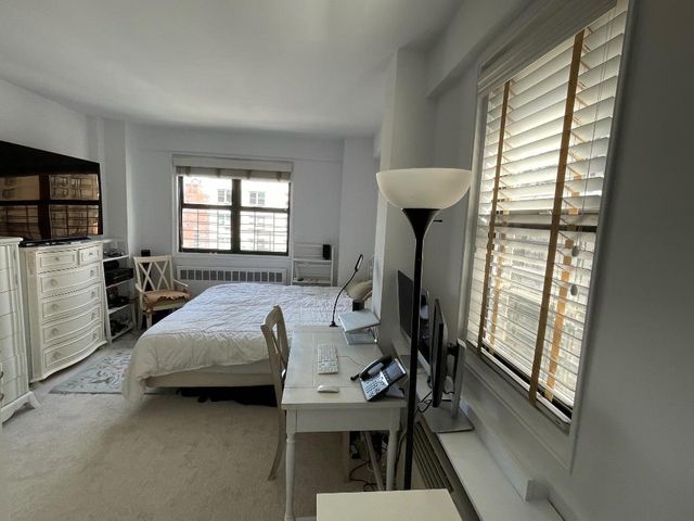 240 E 76th St Apt 17H, New York City, NY 10021