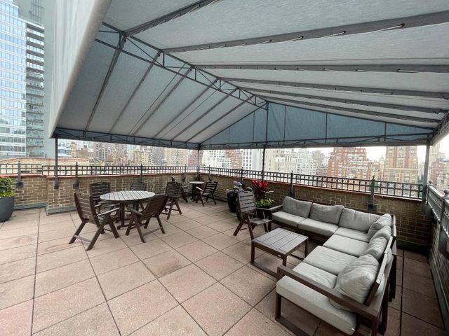 240 E 76th St Apt 17H, New York City, NY 10021