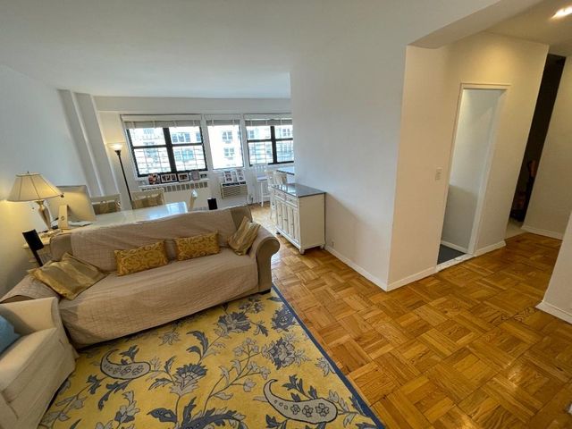 240 E 76th St Apt 17H, New York City, NY 10021