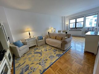 240 E 76th St Apt 17H, New York City, NY 10021